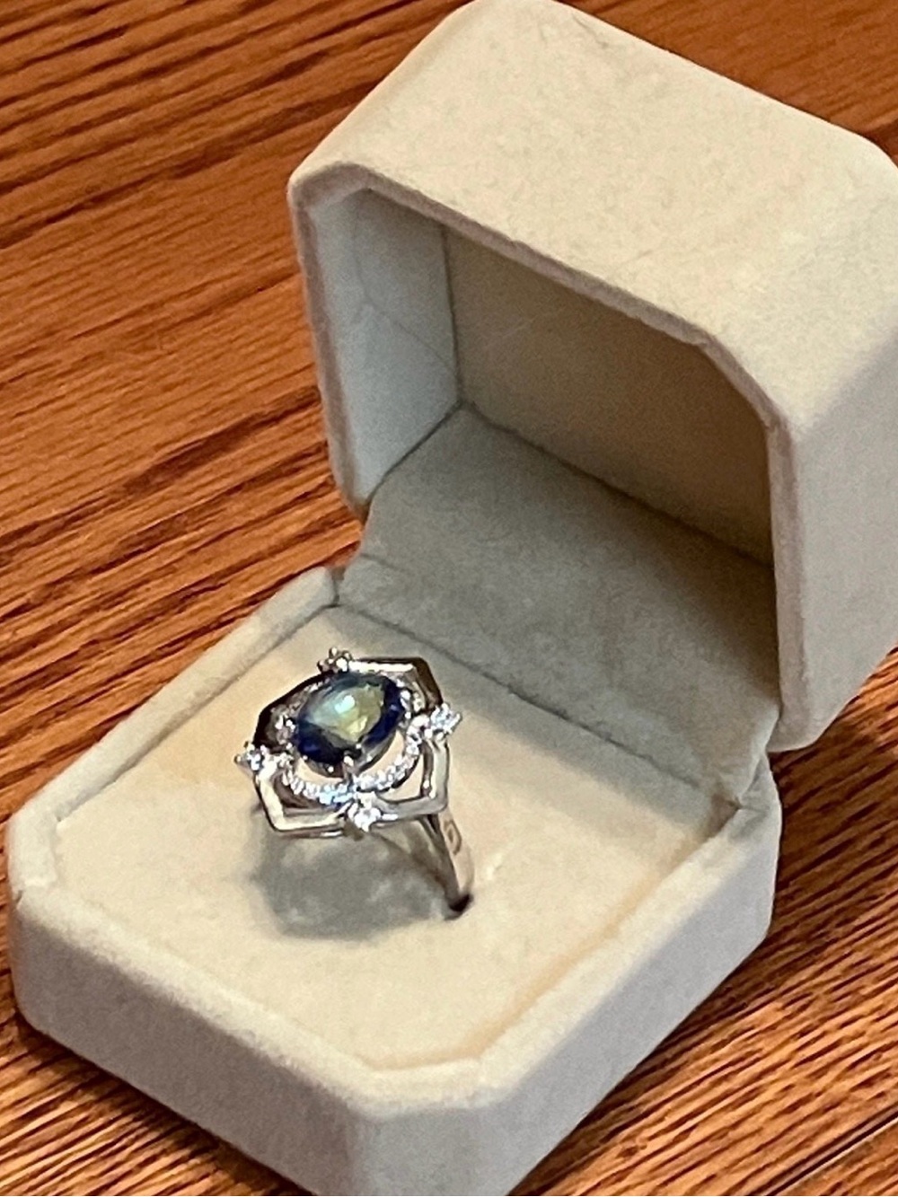 18K White Gold 8CT Blue Mystic Rainbow Topaz Diamond Ring - Picture 7 of 8